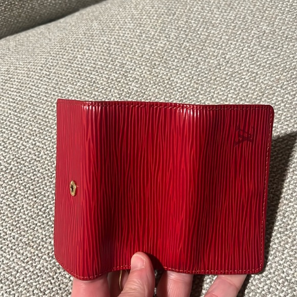 Authentic Louis Vuitton EPI Red key holder CA0968 - Picture 7 of 15
